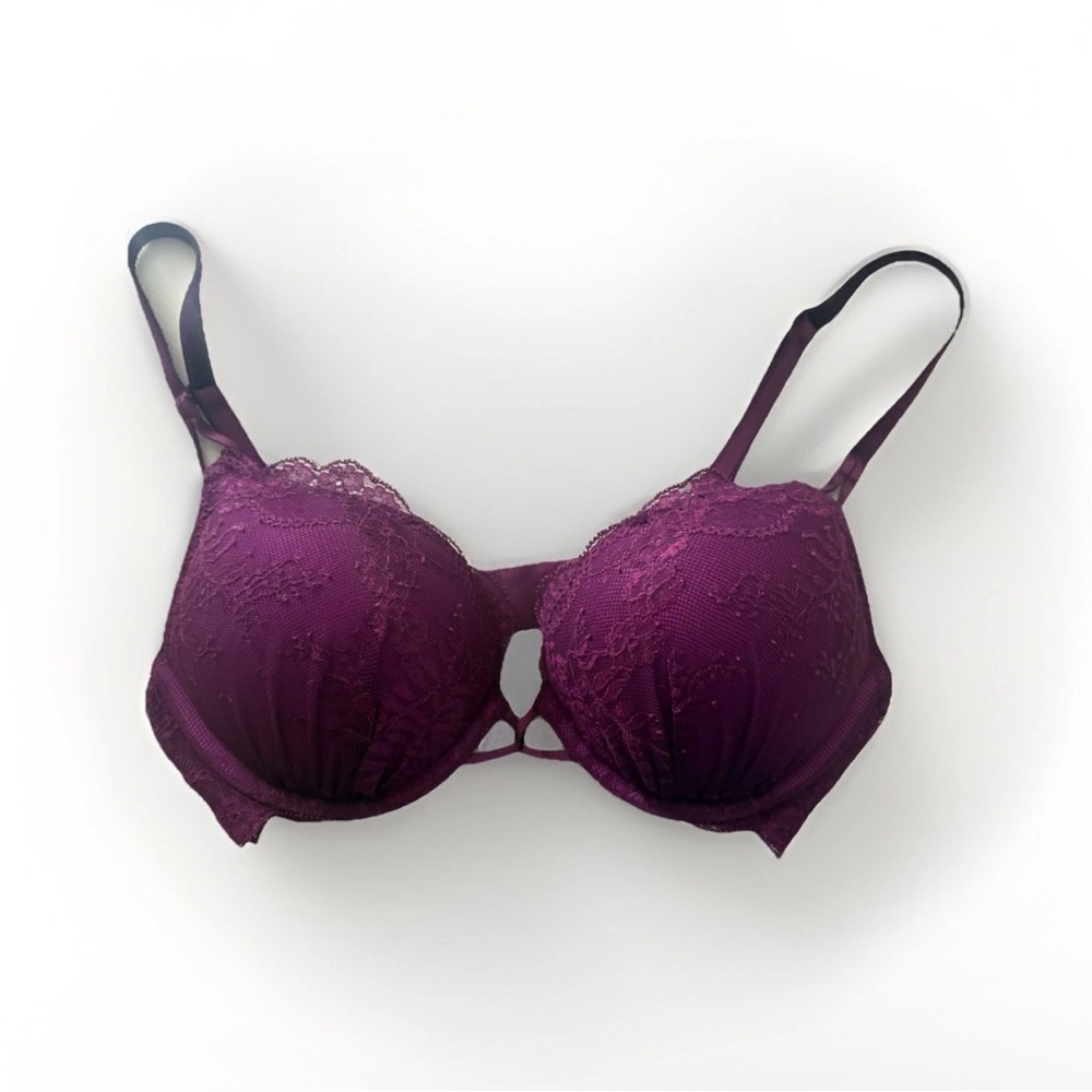 Victoria’s Secret Miraculous Plunge Lace Push Up Bra 32B